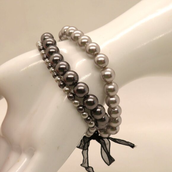 Roman RMN Bracelet Silver Gray Imitation Pearl Bead Stretch Black Bow Accent - Picture 10 of 10